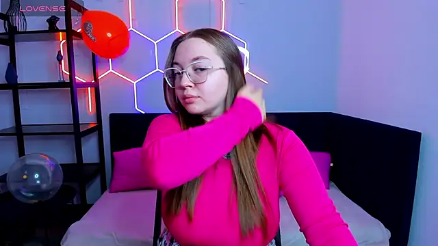 Emma adorablle online show from 28, 9, 2025