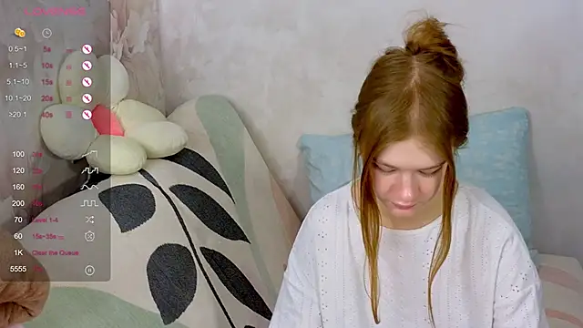 Snapshot of TrissMerigold9 chatting on 28, 10, 2025 TrissMerigold9 online show from 28, 10, 2025