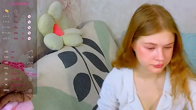 Snapshot of TrissMerigold9 chatting on 31, 10, 2025 TrissMerigold9 online show from 31, 10, 2025