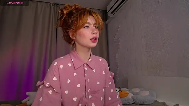 Evaa Moonn  online show from 15, 9, 2025