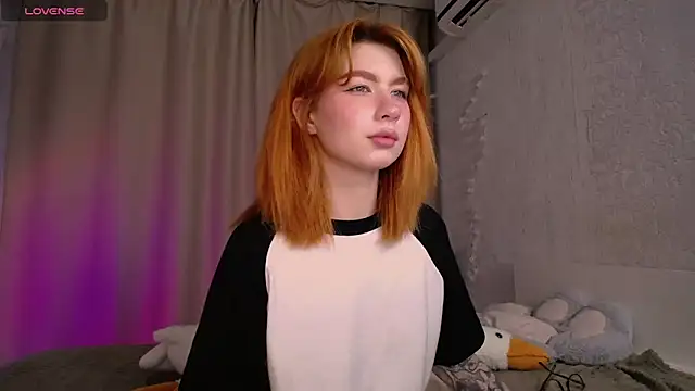 Evaa Moonn  online show from 13, 9, 2025