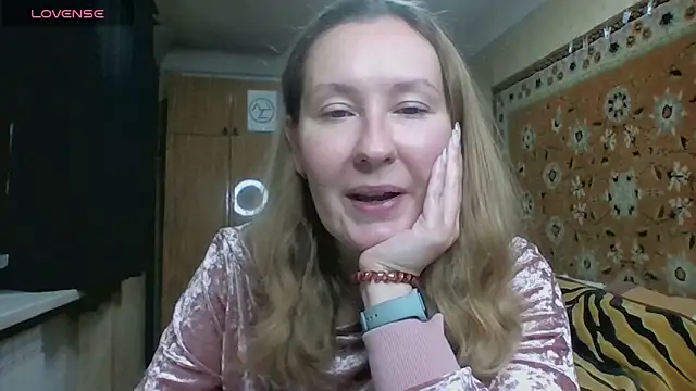 AnnaXLovers online show from 21, 10, 2025