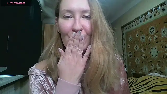 AnnaXLovers online show from 15, 10, 2025