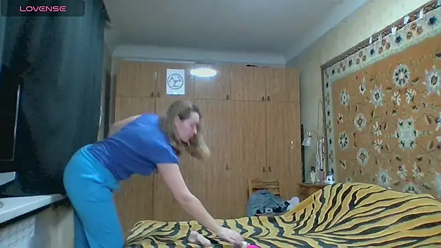 AnnaXLovers online show from 28, 10, 2025