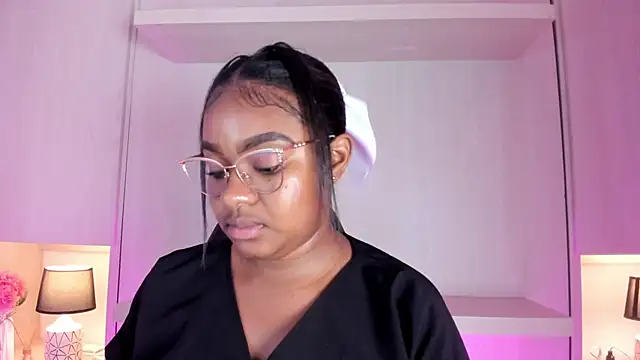 Snapshot of tamaraa_smiith chatting on 20, 11, 2025 tamaraa smiith online show from 20, 11, 2025