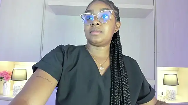 Snapshot of tamaraa_smiith chatting on 1, 10, 2025 tamaraa smiith online show from 1, 10, 2025