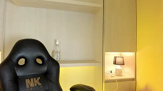 Snapshot of tamaraa_smiith chatting on 21, 11, 2025 tamaraa smiith online show from 21, 11, 2025