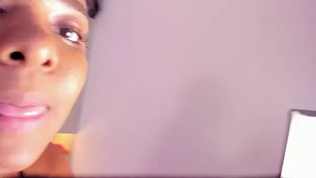 Snapshot of tamaraa_smiith chatting on 14, 3, 2025 tamaraa smiith online show from 14, 3, 2025