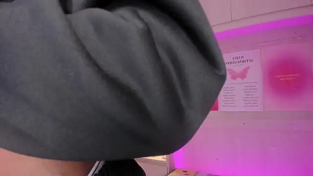 Snapshot of tamaraa_smiith chatting on 12, 10, 2025 tamaraa smiith online show from 12, 10, 2025