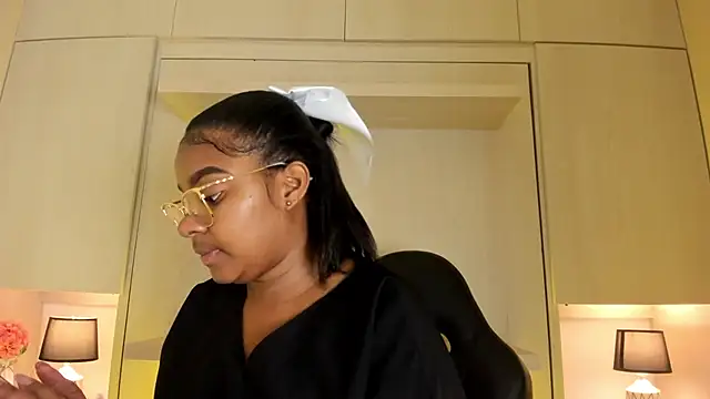 Snapshot of tamaraa_smiith chatting on 19, 11, 2025 tamaraa smiith online show from 19, 11, 2025