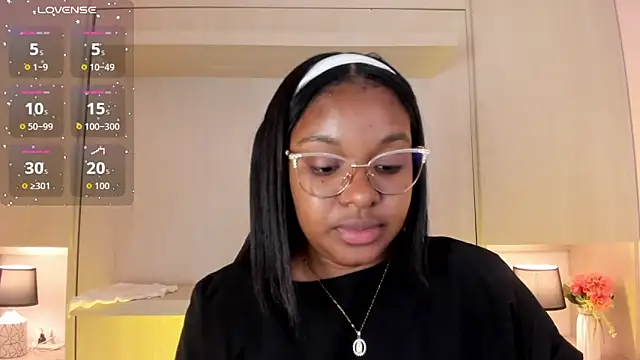 Snapshot of tamaraa_smiith chatting on 5, 11, 2025 tamaraa smiith online show from 5, 11, 2025