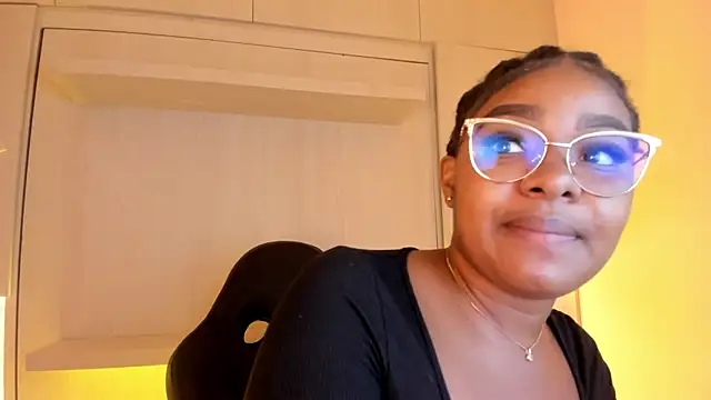 Snapshot of tamaraa_smiith chatting on 29, 10, 2025 tamaraa smiith online show from 29, 10, 2025