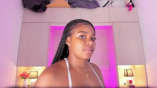 Snapshot of tamaraa_smiith chatting on 11, 3, 2025 tamaraa smiith online show from 11, 3, 2025