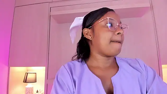 Snapshot of tamaraa_smiith chatting on 29, 11, 2025 tamaraa smiith online show from 29, 11, 2025