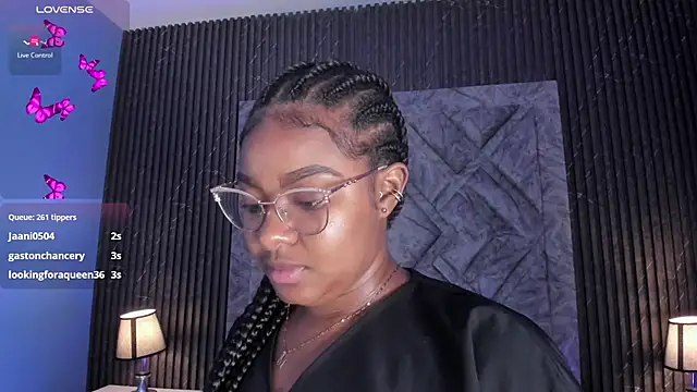 Snapshot of tamaraa_smiith chatting on 7, 10, 2025 tamaraa smiith online show from 7, 10, 2025