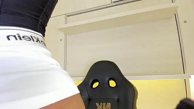 Snapshot of tamaraa_smiith chatting on 24, 10, 2025 tamaraa smiith online show from 24, 10, 2025