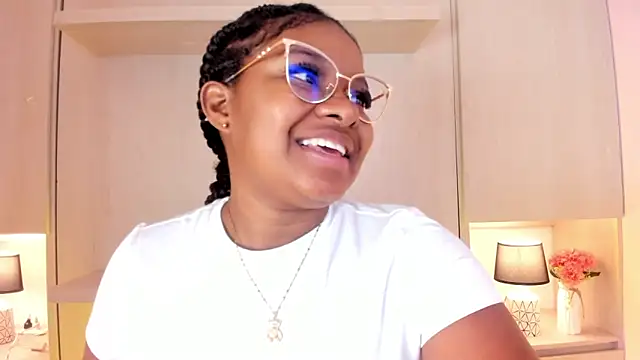 Snapshot of tamaraa_smiith chatting on 1, 11, 2025 tamaraa smiith online show from 1, 11, 2025