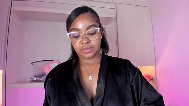 Snapshot of tamaraa_smiith chatting on 27, 11, 2025 tamaraa smiith online show from 27, 11, 2025