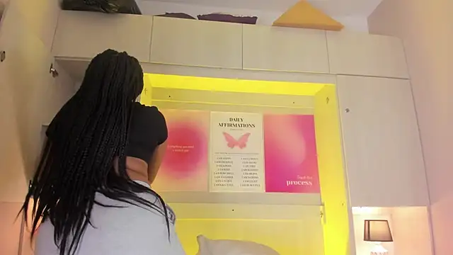 tamaraa smiith online show from 15, 3, 2026