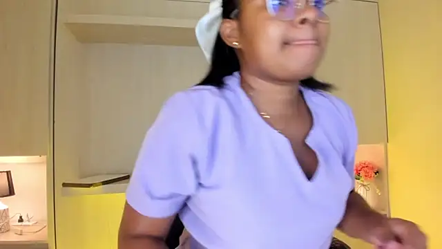 Snapshot of tamaraa_smiith chatting on 24, 11, 2025 tamaraa smiith online show from 24, 11, 2025