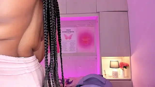 Snapshot of tamaraa_smiith chatting on 25, 9, 2025 tamaraa smiith online show from 25, 9, 2025