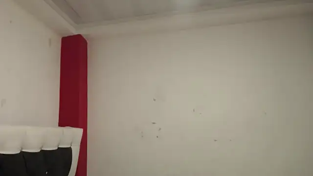 Katty Bones online show from 5, 11, 2025