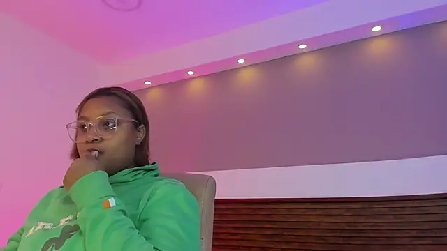 Adelehottman online show from 25, 3, 2026