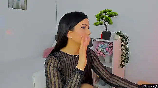 Snapshot of WickedM__ chatting on 8, 3, 2025 WickedM online show from 8, 3, 2025