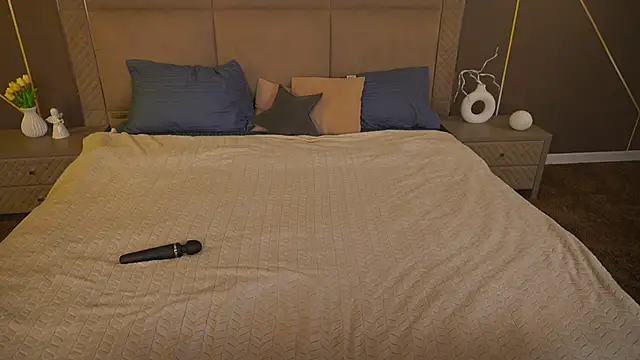 SusieWood online show from 28, 9, 2025