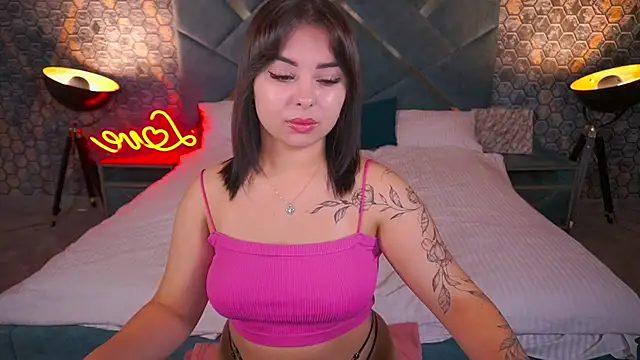 SusieWood online show from 22, 11, 2025