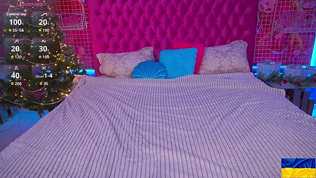 SusieWood online show from 17, 12, 2025