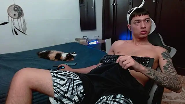 aaron blug online show from 14, 12, 2025