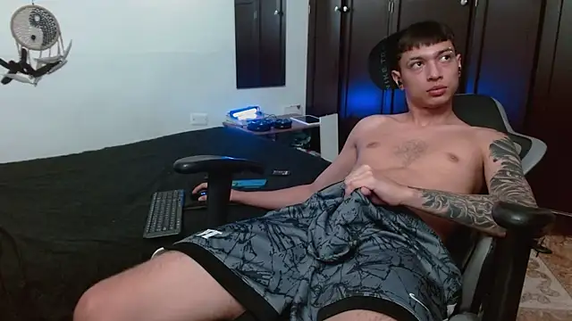 aaron blug online show from 17, 10, 2025