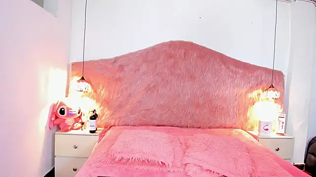 Derek and Skarlet online show from 9, 2, 2026