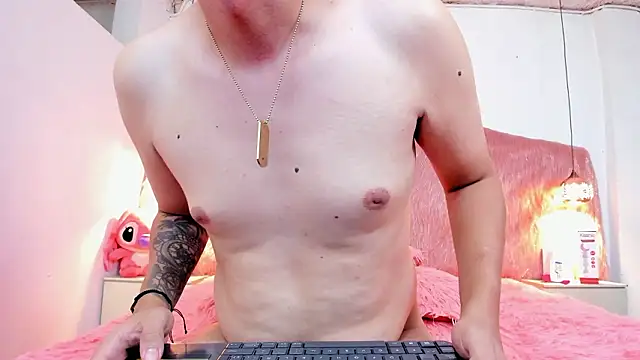 Derek and Skarlet online show from 18, 2, 2026