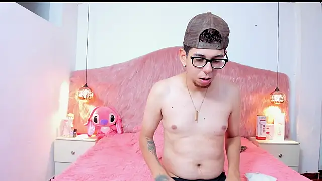 Derek and Skarlet online show from 15, 11, 2025