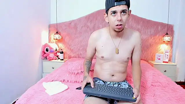 Derek and Skarlet online show from 7, 1, 2026