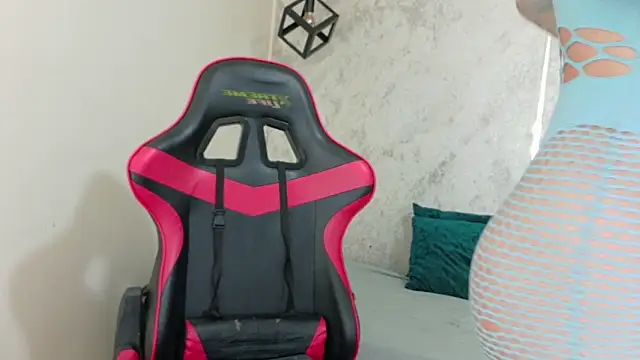 emy 0 online show from 12, 4, 2026