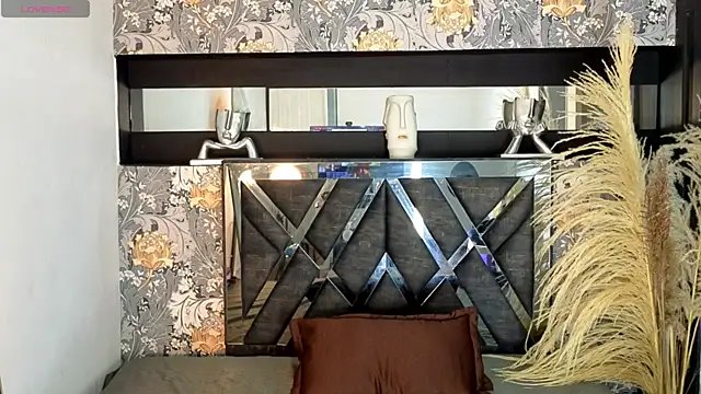 dominic thailor online show from 15, 4, 2026