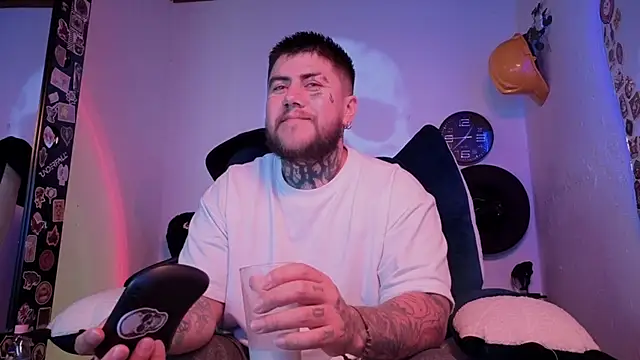 Ash gusbig online show from 12, 9, 2025