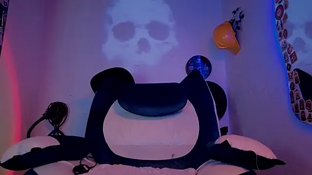 Ash gusbig online show from 15, 9, 2025