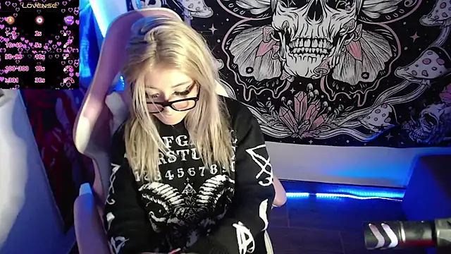 GamerCarrie online show from 2, 1, 2025