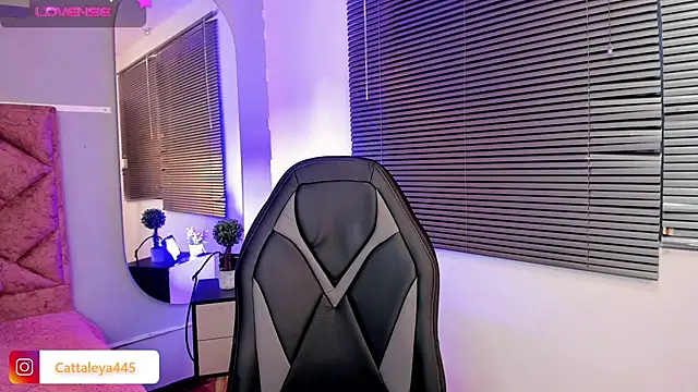 cattaleya    online show from 19, 2, 2025