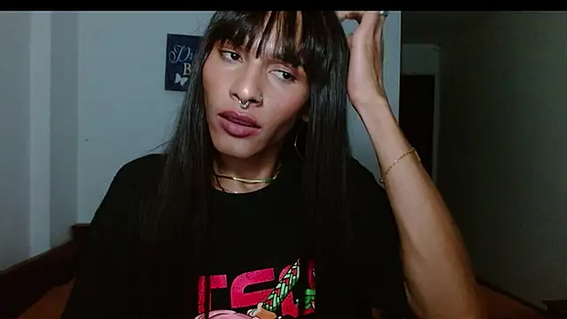 carolinemiller7 online show from 13, 2, 2025