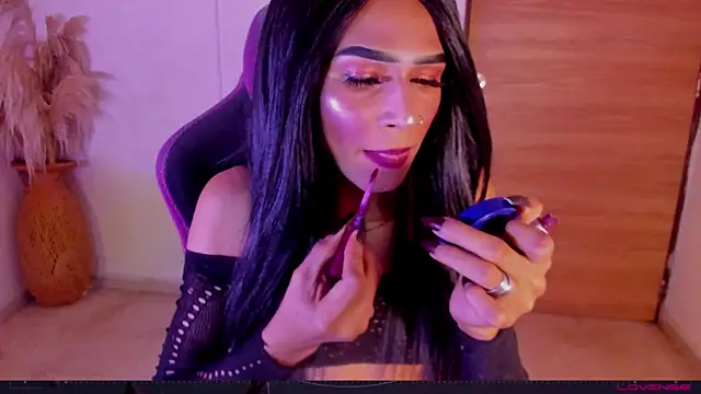 carolinemiller7 online show from 17, 12, 2025