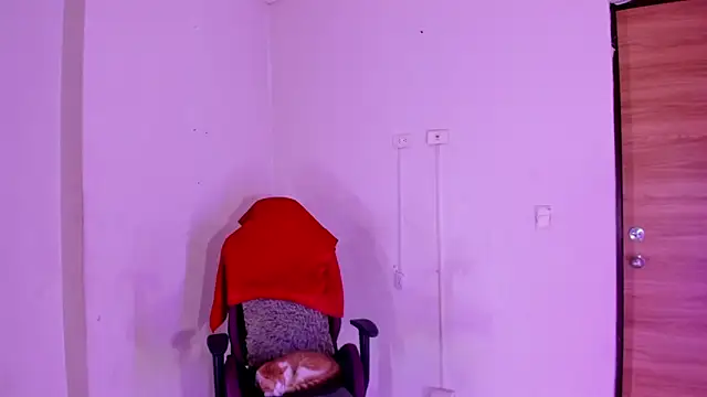 carolinemiller7 online show from 19, 10, 2025