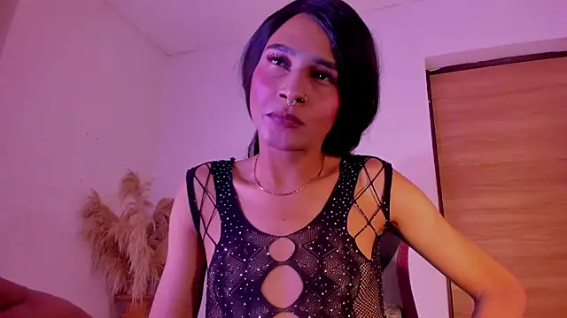 carolinemiller7 online show from 14, 12, 2025