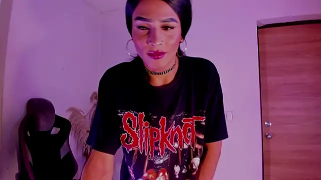 carolinemiller7 online show from 2, 12, 2025