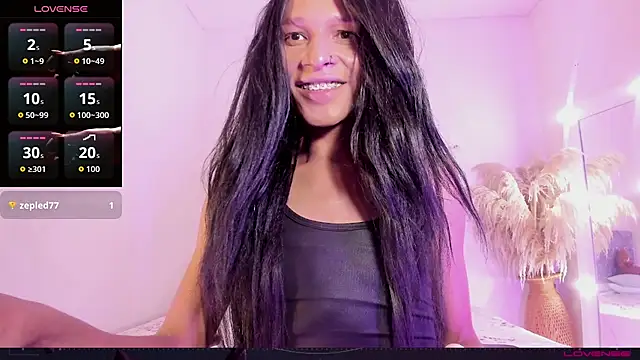 carolinemiller7 online show from 5, 10, 2025