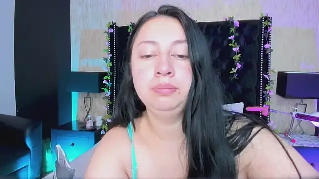 Snapshot of AshleeyPrincess chatting on 25, 11, 2025 AshleeyPrincess online show from 25, 11, 2025